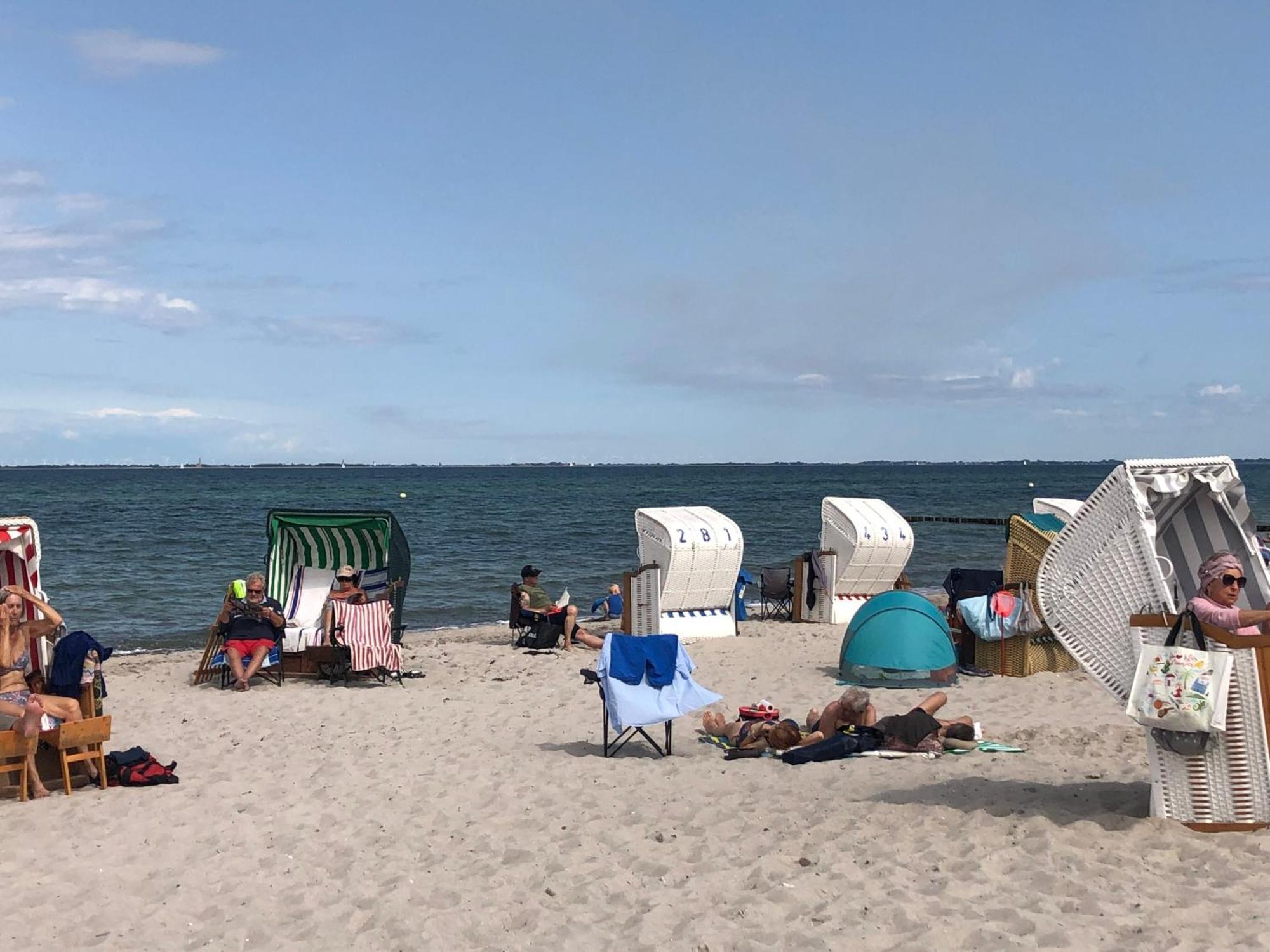 Ferienwohnung Sandkueste Mit Strandkorb & Indoor Spielplatz ハイリゲンハーフェン エクステリア 写真